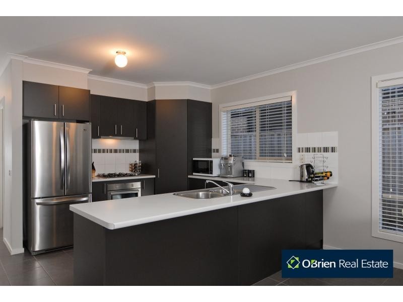 56 Sussex Avenue, Cranbourne North VIC 3977