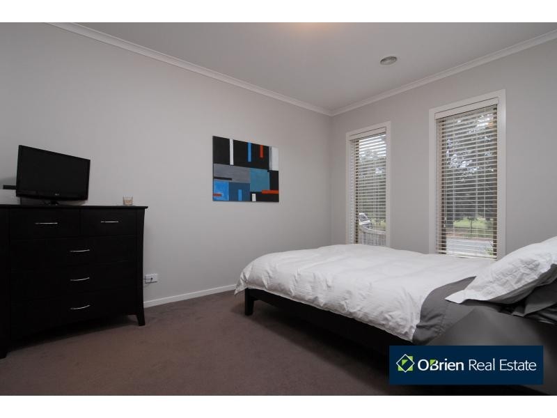 56 Sussex Avenue, Cranbourne North VIC 3977