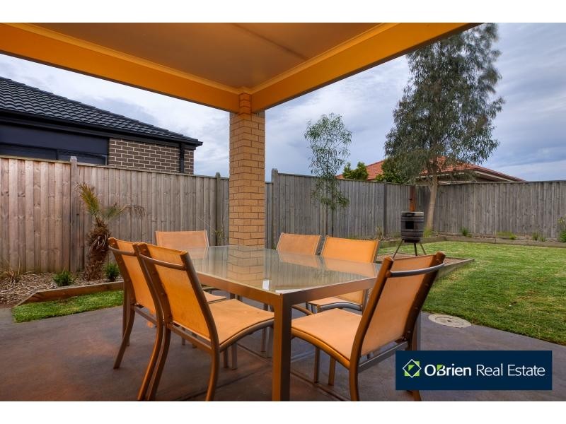 56 Sussex Avenue, Cranbourne North VIC 3977