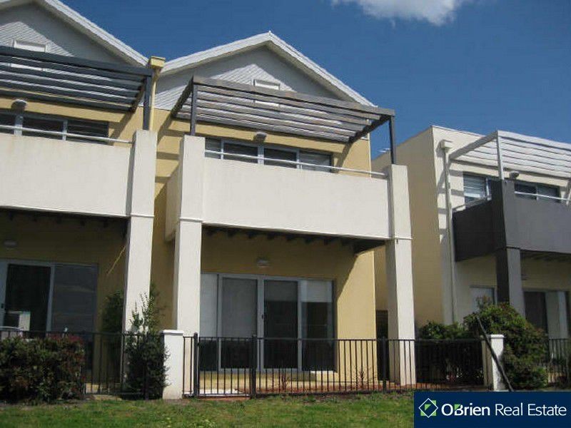 5/2 The Entrance, Pakenham VIC 3810
