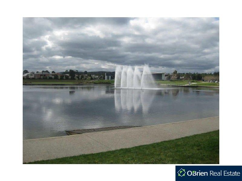 5/2 The Entrance, Pakenham VIC 3810