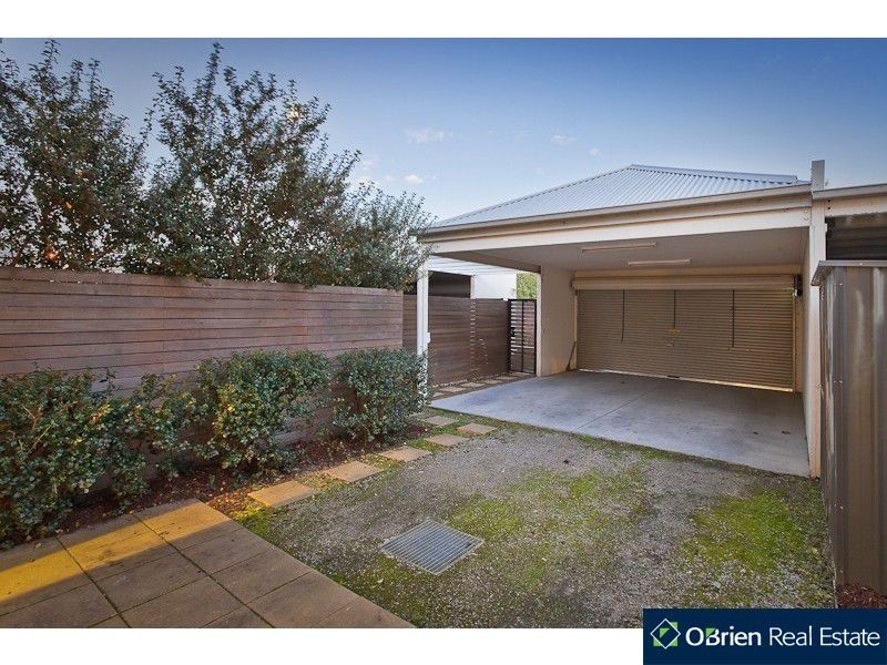 5/2 The Entrance, Pakenham VIC 3810