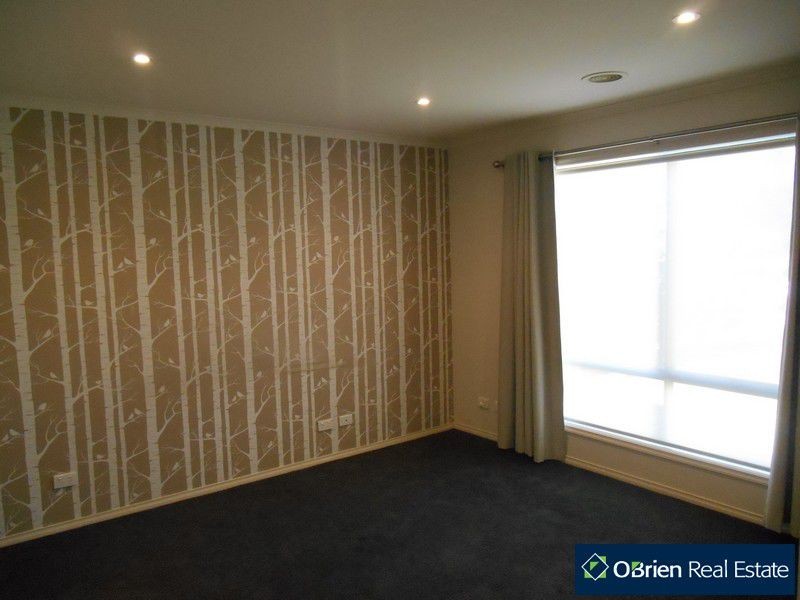 47 Scotsdale Drive, Cranbourne East VIC 3977