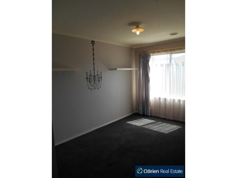 47 Scotsdale Drive, Cranbourne East VIC 3977