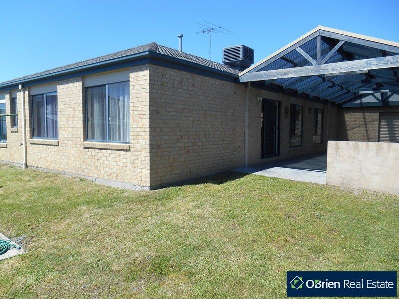 47 Scotsdale Drive, Cranbourne East VIC 3977