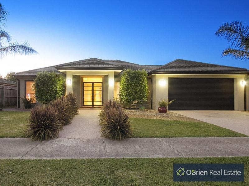 9 Parkstone Vista, Cranbourne VIC 3977