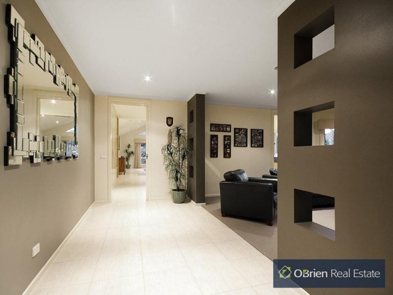 9 Parkstone Vista, Cranbourne VIC 3977