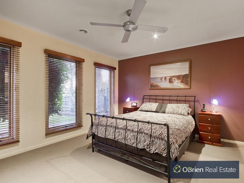 9 Parkstone Vista, Cranbourne VIC 3977