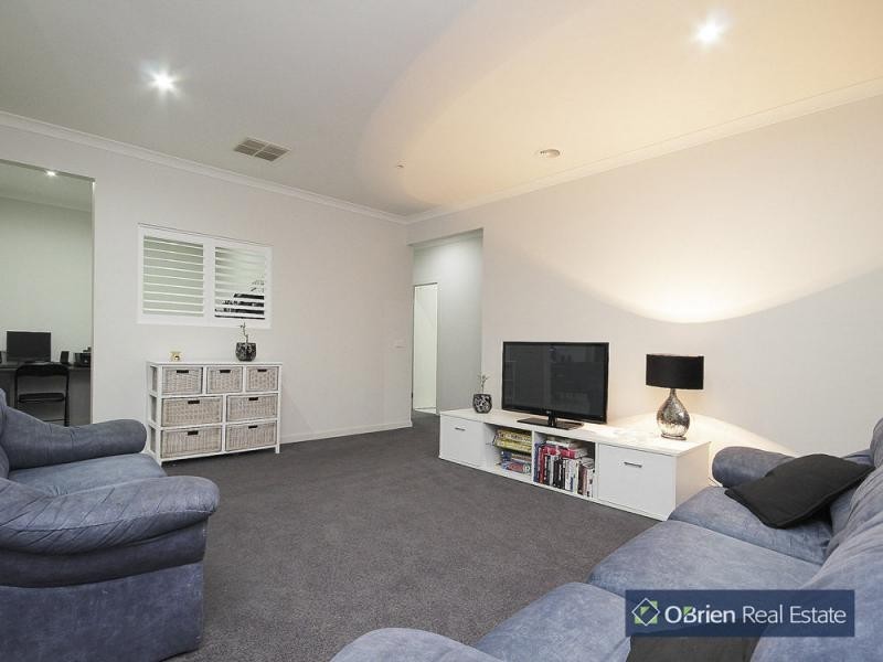 3 Whiteley Way, Pakenham VIC 3810