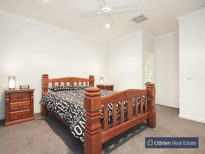 3 Whiteley Way, Pakenham VIC 3810