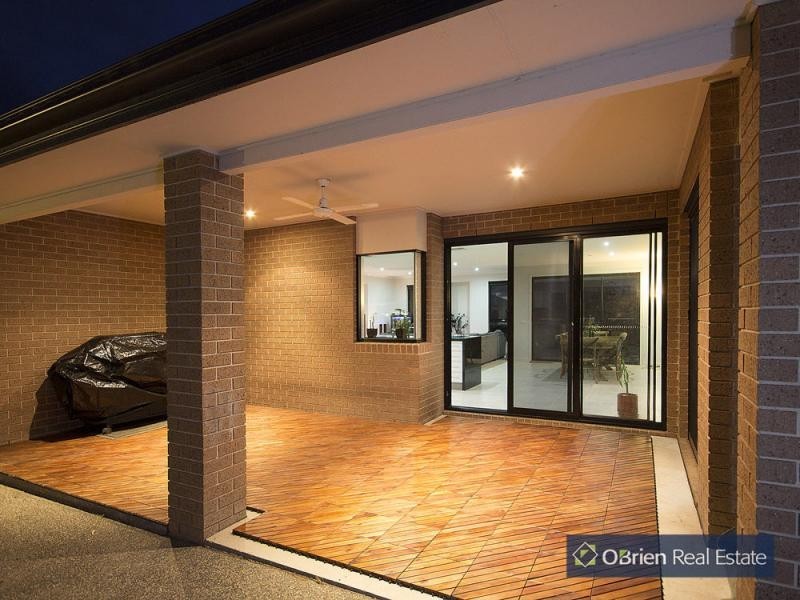3 Whiteley Way, Pakenham VIC 3810