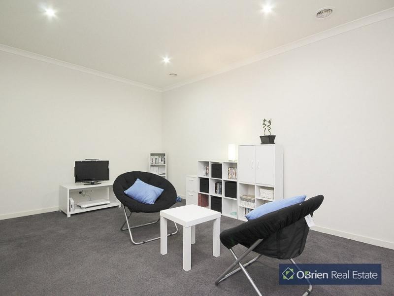 3 Whiteley Way, Pakenham VIC 3810