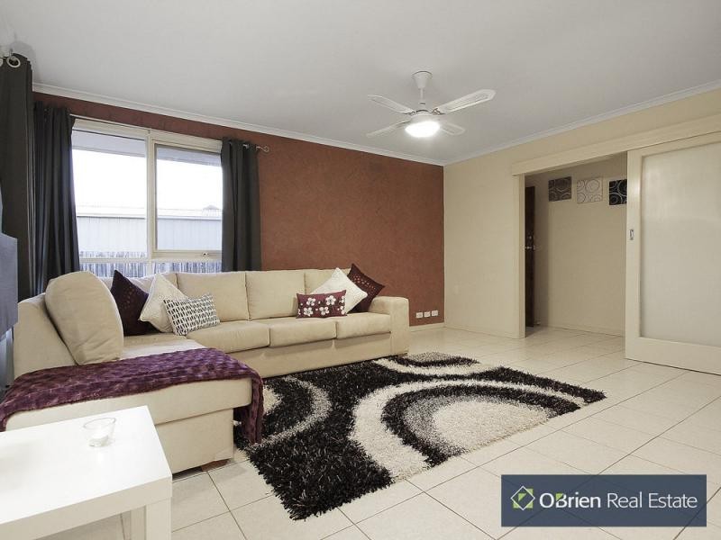 19 Jillian Street, Cranbourne VIC 3977