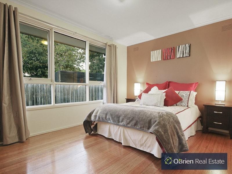 19 Jillian Street, Cranbourne VIC 3977