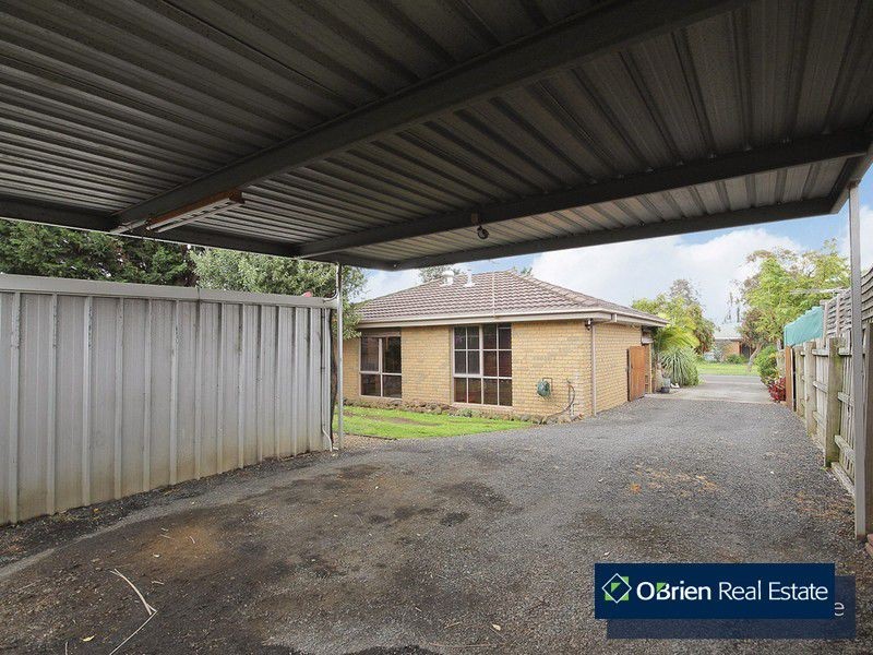 10 Elandra Way, Cranbourne West VIC 3977