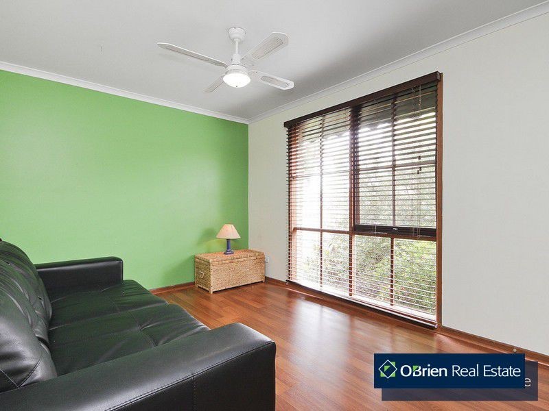 10 Elandra Way, Cranbourne West VIC 3977