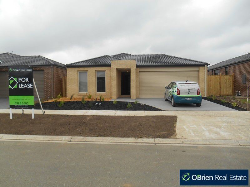 37 Mickleham Drive, Cranbourne North VIC 3977