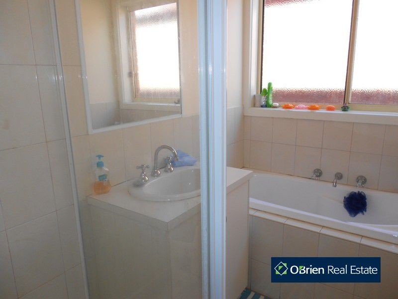 2/23 Fleur Court, Narre Warren South VIC 3805