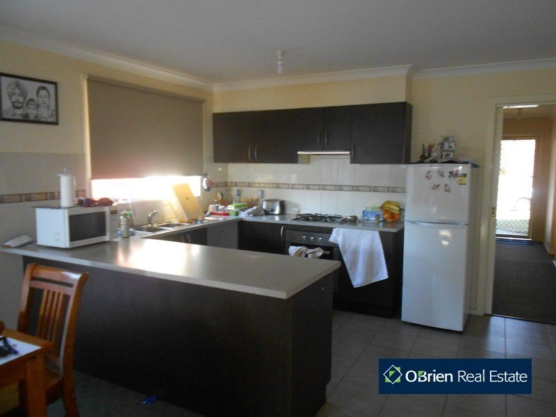 2/23 Fleur Court, Narre Warren South VIC 3805