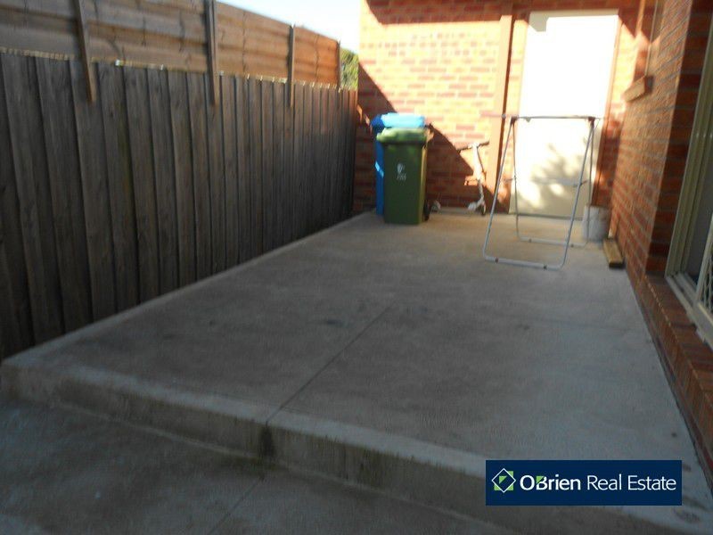 2/23 Fleur Court, Narre Warren South VIC 3805