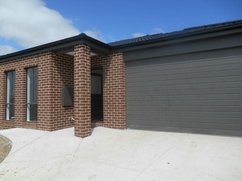 34 Botham Crescent, Pakenham VIC 3810