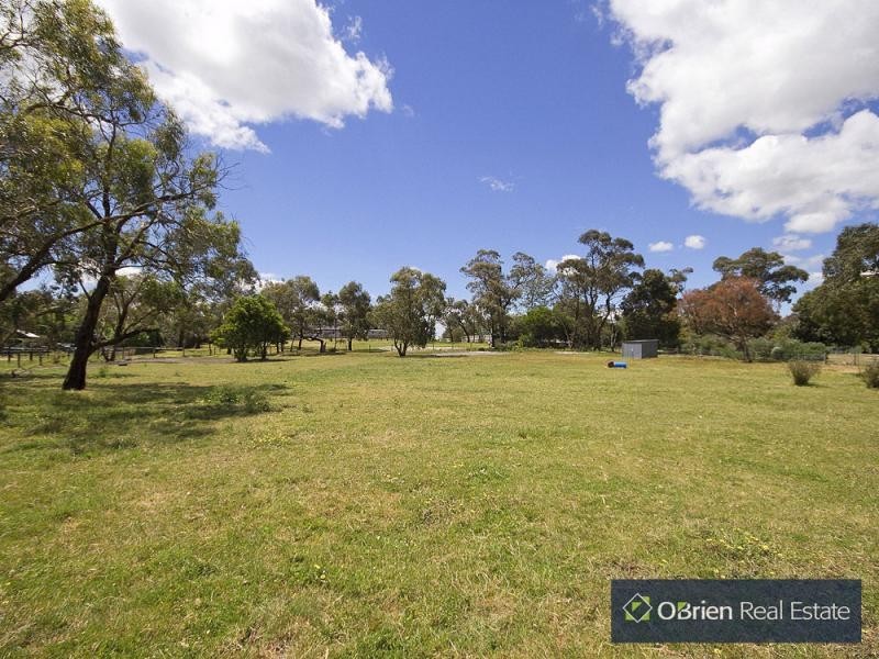 24 Browns Road, Devon Meadows VIC 3977