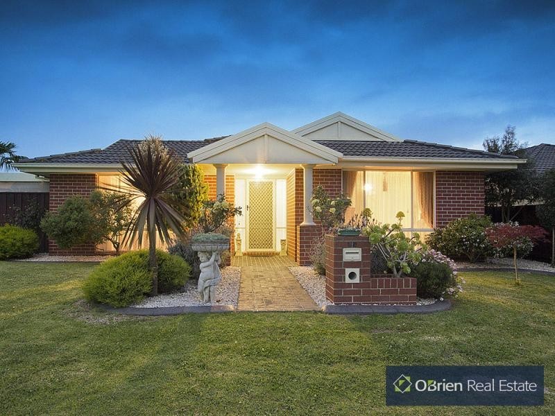 16 Ashmore Avenue, Narre Warren South VIC 3805