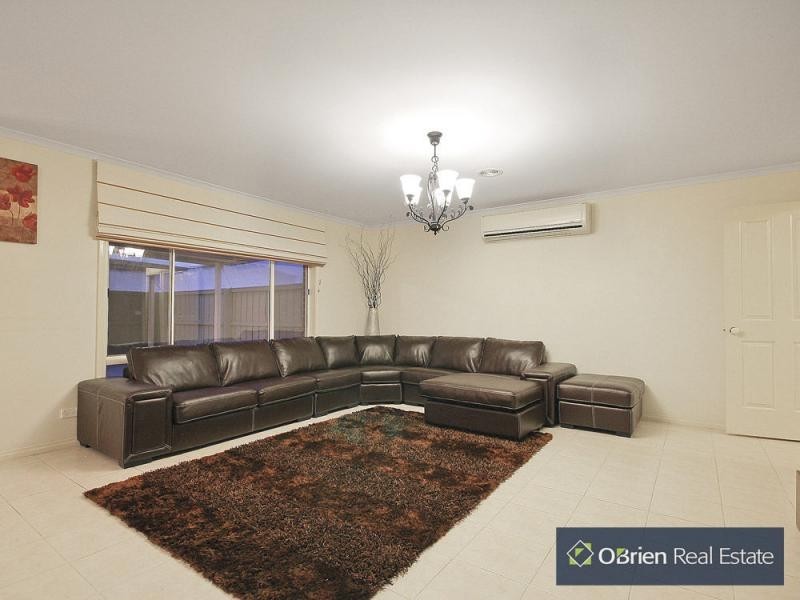 16 Ashmore Avenue, Narre Warren South VIC 3805