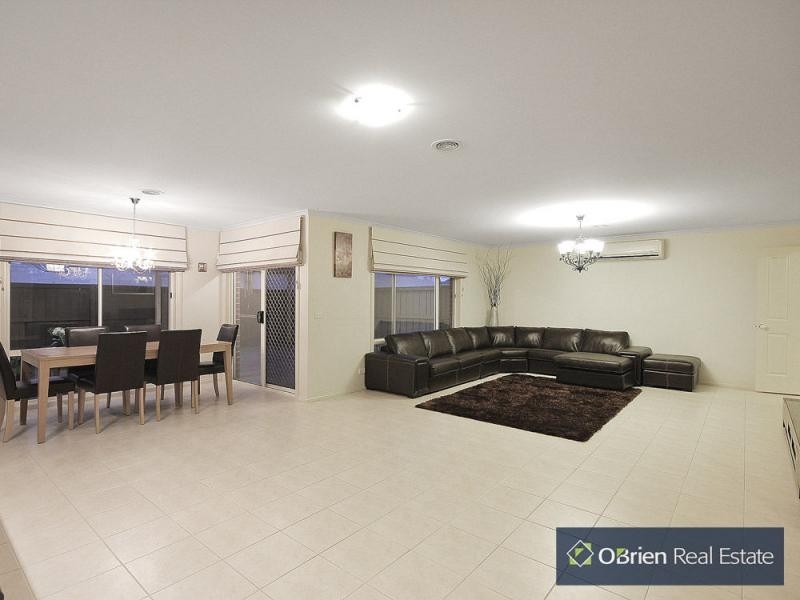 16 Ashmore Avenue, Narre Warren South VIC 3805