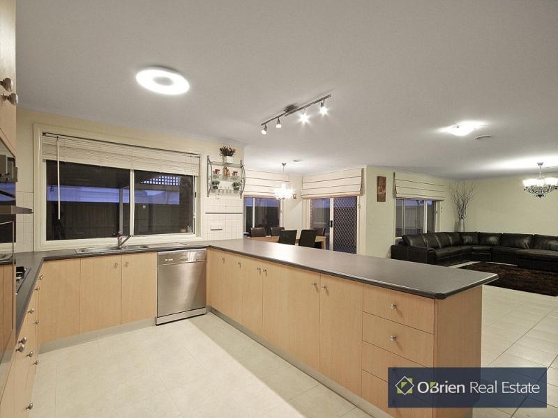 16 Ashmore Avenue, Narre Warren South VIC 3805