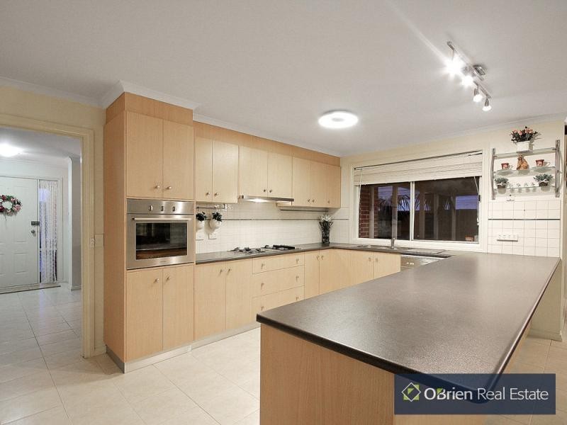 16 Ashmore Avenue, Narre Warren South VIC 3805