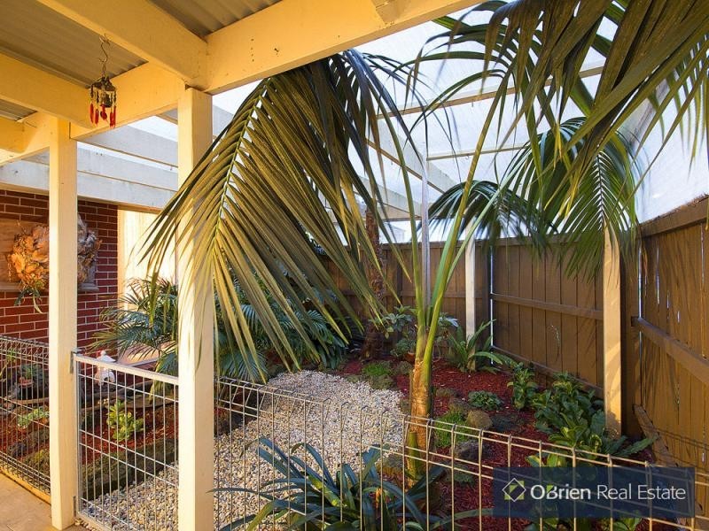 16 Ashmore Avenue, Narre Warren South VIC 3805