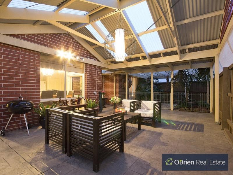 16 Ashmore Avenue, Narre Warren South VIC 3805