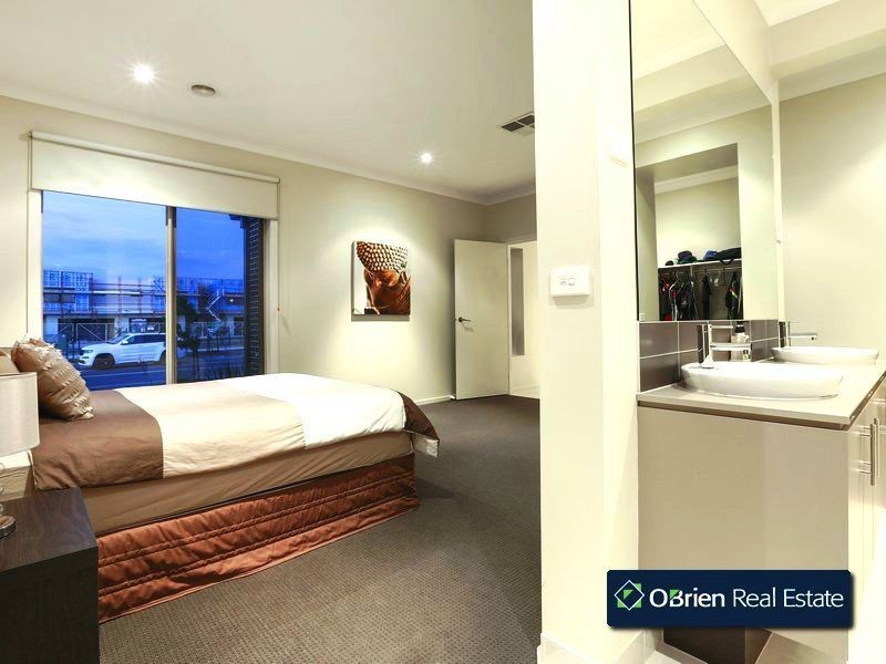 102 Arena Parade, Officer VIC 3809