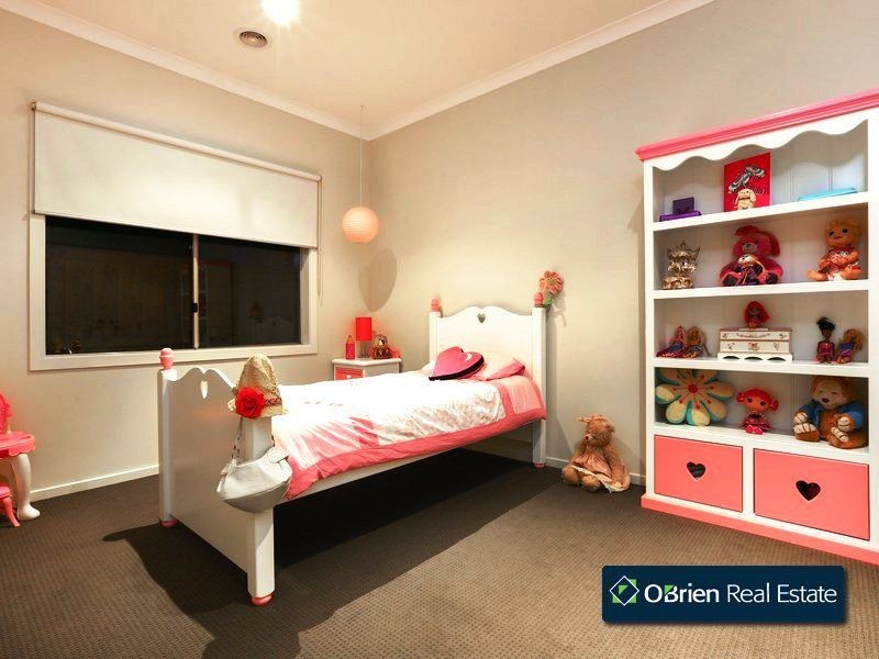 102 Arena Parade, Officer VIC 3809