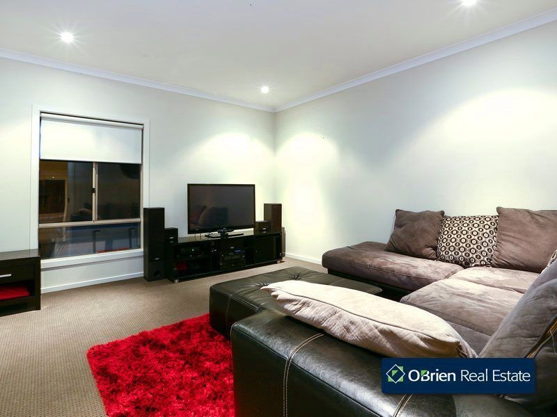 102 Arena Parade, Officer VIC 3809