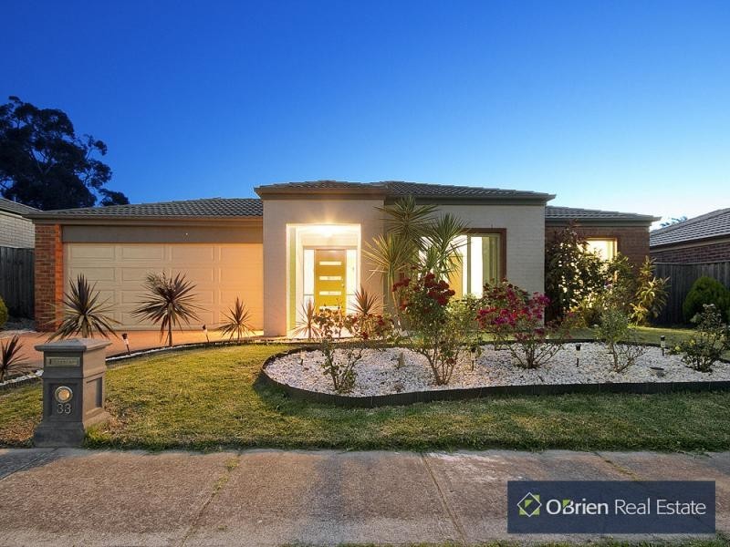 33 Golden Grove Drive, Narre Warren South VIC 3805