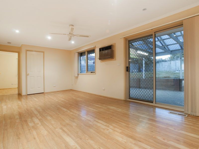 11 Bradley Terrace, Narre Warren VIC 3805