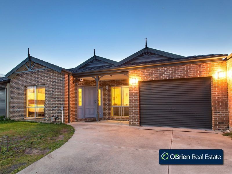 15 Calais Circuit, Cranbourne West VIC 3977