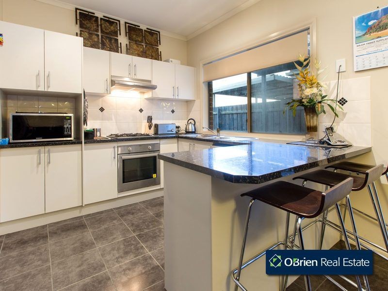 15 Calais Circuit, Cranbourne West VIC 3977