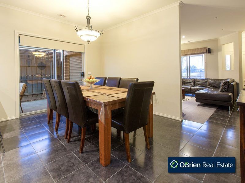 15 Calais Circuit, Cranbourne West VIC 3977