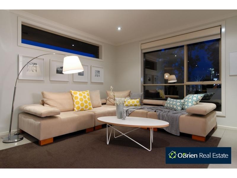 12 Aspect Lane, Cranbourne North VIC 3977