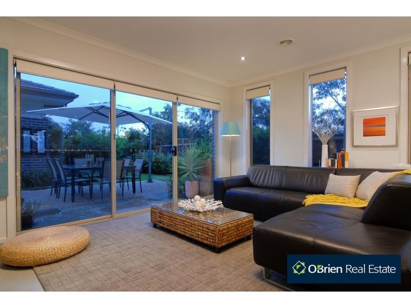 12 Aspect Lane, Cranbourne North VIC 3977