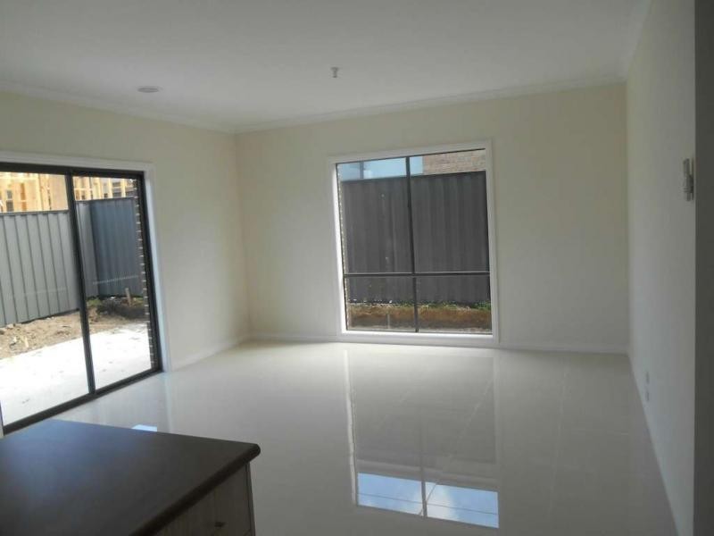 34 Botham Crescent, Pakenham VIC 3810