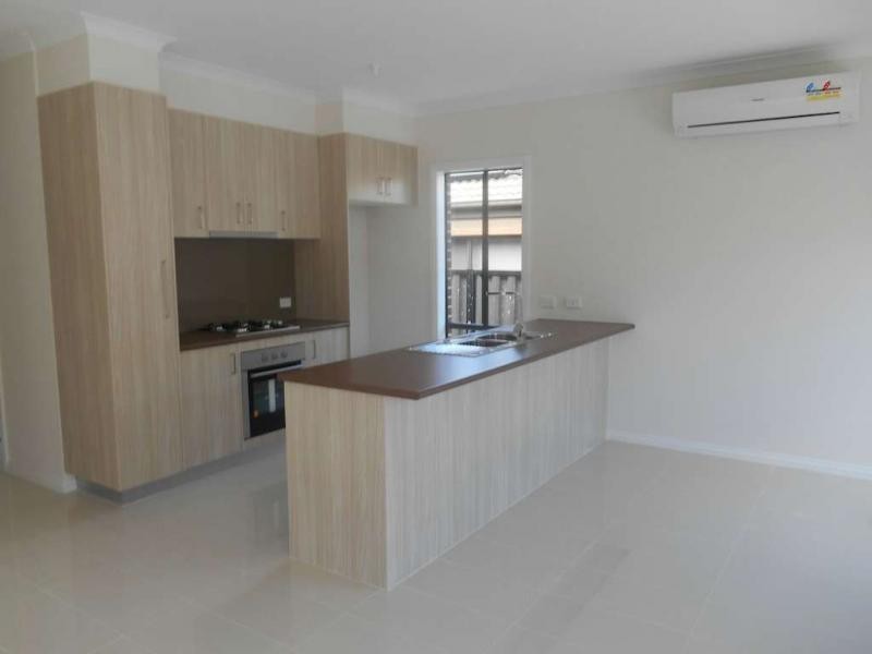 34 Botham Crescent, Pakenham VIC 3810