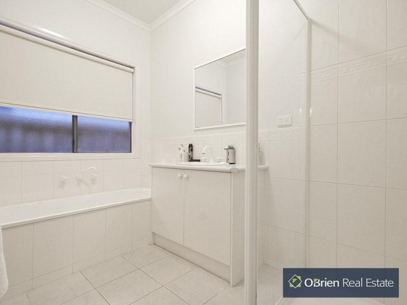 52 Springhill Drive, Cranbourne VIC 3977