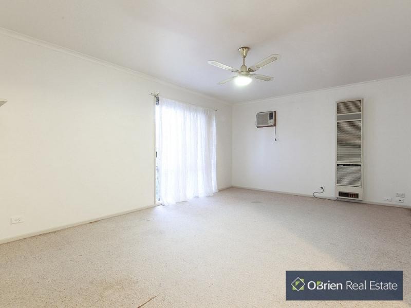 17 Phelan Drive, Cranbourne North VIC 3977