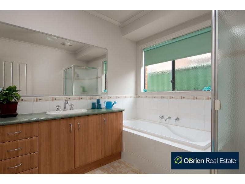 11 Galway Place, Cranbourne VIC 3977