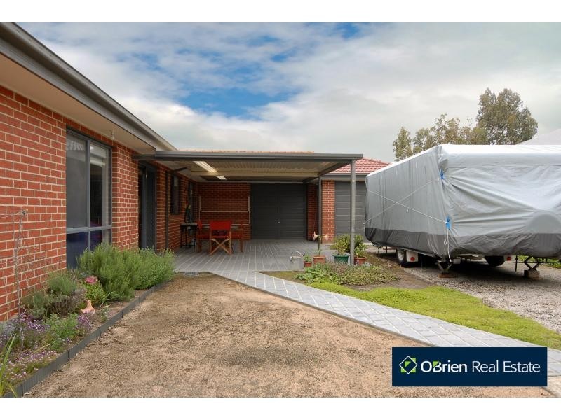 11 Galway Place, Cranbourne VIC 3977