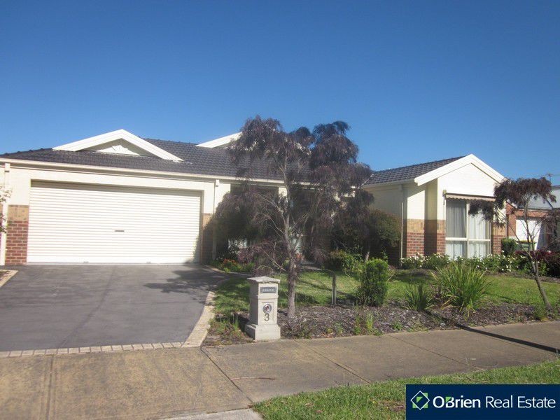 3 BARWON Drive, Pakenham VIC 3810